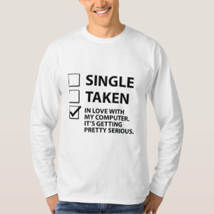 Camiseta Escoja el amor admitido con mi ordenador