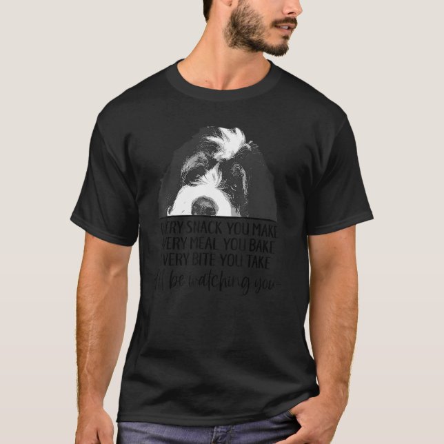 Camiseta Escondiendo Bernedoodle te estaré vigilando Perro  (Anverso)