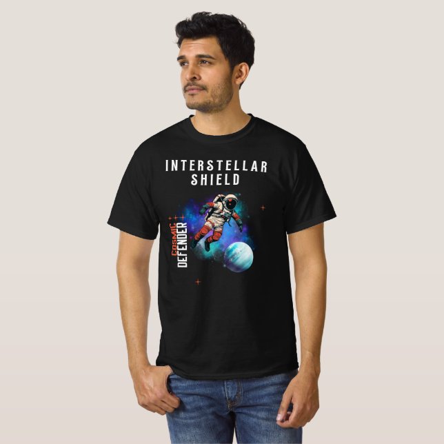 Camiseta Escudo Interestelar Defensor Cósmico (Anverso completo)