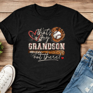 Camiseta Ese es mi nieto ahí afuera Abuela de béisbol