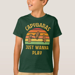 Camiseta eslogan de capybaras que solo quieren jugar
