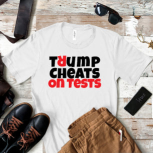 Camiseta Eslogan de protesta estudiantil anti Trump rojo ne