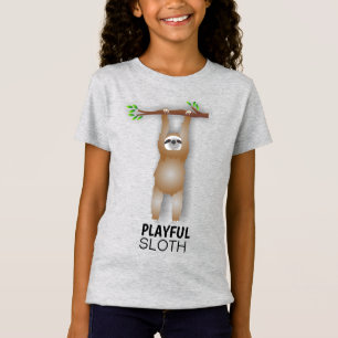 Camiseta Eslora infantil suave colgando en una rama de árbo