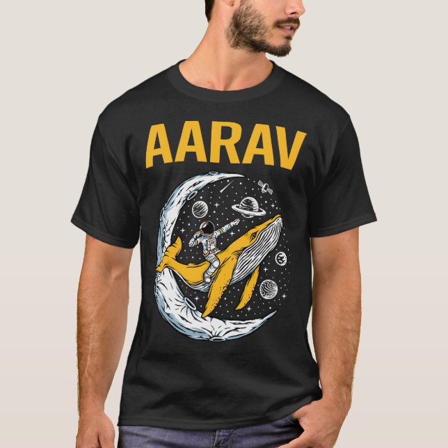 Camiseta Espacio feliz - Nombre Aarav (Anverso)