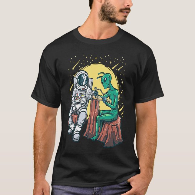 Camiseta Espacio Ultraterrestre Arañado Astronauta Tatuaje  (Anverso)