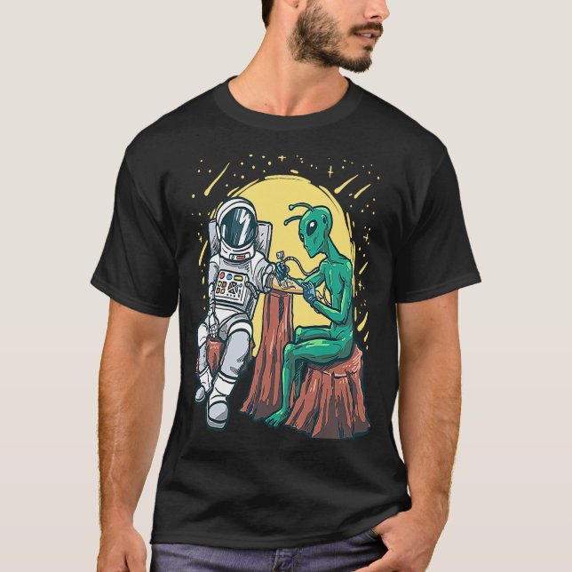 Camiseta Espacio Ultraterrestre Arañado Astronauta Tatuaje  (Anverso)