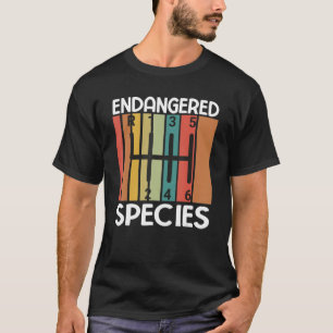 Camiseta Especie En Peligro De Peligro Mano De La Caja De C