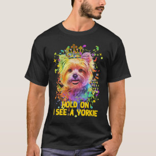 Camiseta Espera, veo a Yorkie Funny Yorkshire Terrier Hum