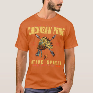 CAMISETA ESPÍRITU DEL ORGULLO NATURAL DE CHICKASAW EN ESTAD