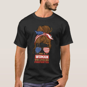 Camiseta Esposa de bombero es una mujer que ama a sus bombe