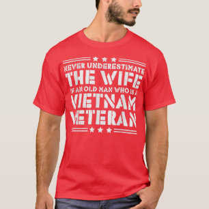 Camiseta Esposa de un veterano marido de Vietnam retirada