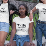 Camiseta Esposa del corazón del guión retro de la soltera F<br><div class="desc">Celebra tu soltera con esta moderna y elegante camiseta,  con guión y corazón retro.</div>
