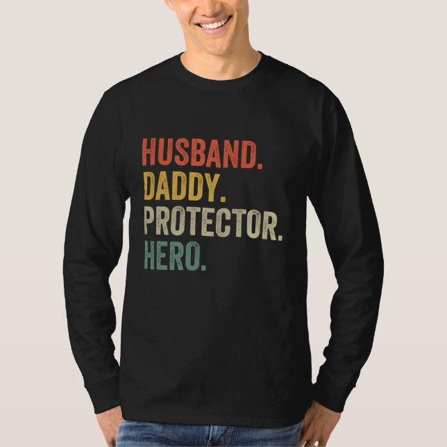 Camiseta Esposa del Día del Padre Héroe del Protector Papi  (Anverso)