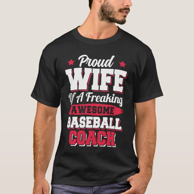Camiseta Esposa del entrenador del equipo de béisbol jugado (Anverso)