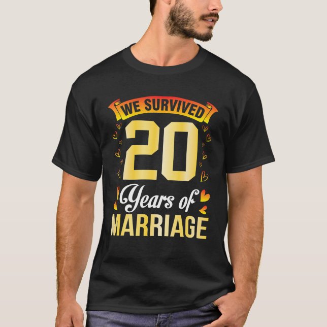 Camiseta Esposa Esposa Casada Sobrevivimos A 20 Años De Mat (Anverso)