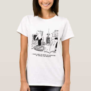 Camiseta Esposa oculta el control remoto de la TV
