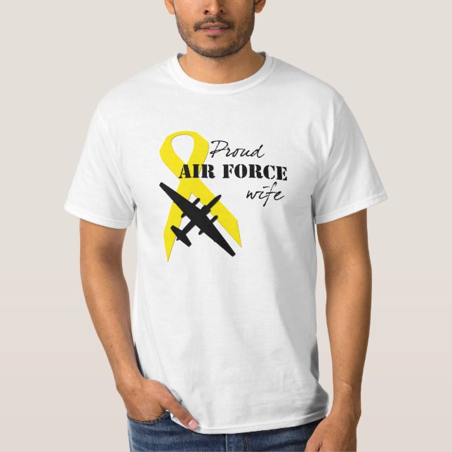 Camiseta Esposa orgullosa de la fuerza aérea (Anverso)