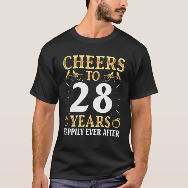 Camiseta Esposa Que Bebe Saludos A 28 Años Feliz E (Anverso)