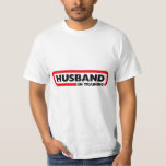 Camiseta Esposo En Entrenamiento - Humor El día de San Vale<br><div class="desc">La mayoría de las esposas están de acuerdo en que su marido necesita un poco de formación de vez en cuando. 'Esposo en entrenamiento' es un recordatorio desenfadado para dejar las cosas claras. Grandes regalos El día de San Valentín para los que tienen sentido del humor.</div>