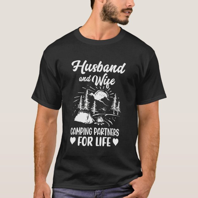 Camiseta Esposo Y Esposa Camping Partners For Life Camper (Anverso)