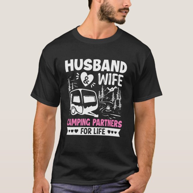 Camiseta Esposo Y Esposa Camping Partners For Life Camper (Anverso)
