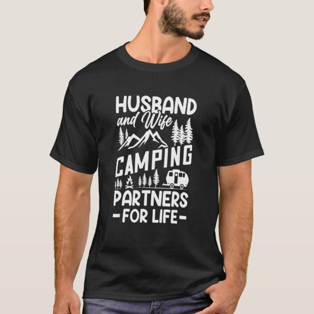 Camiseta Esposo Y Esposa Camping Partners For Life Camper (Anverso)