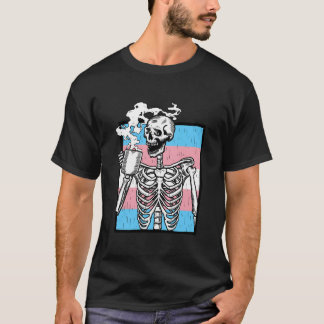 Camiseta Esqueleto bebiendo café Orgullo Lgbt-Q Transgénero