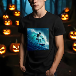 Camiseta Esqueleto de Guay Halloween Surfing The Waves Desi