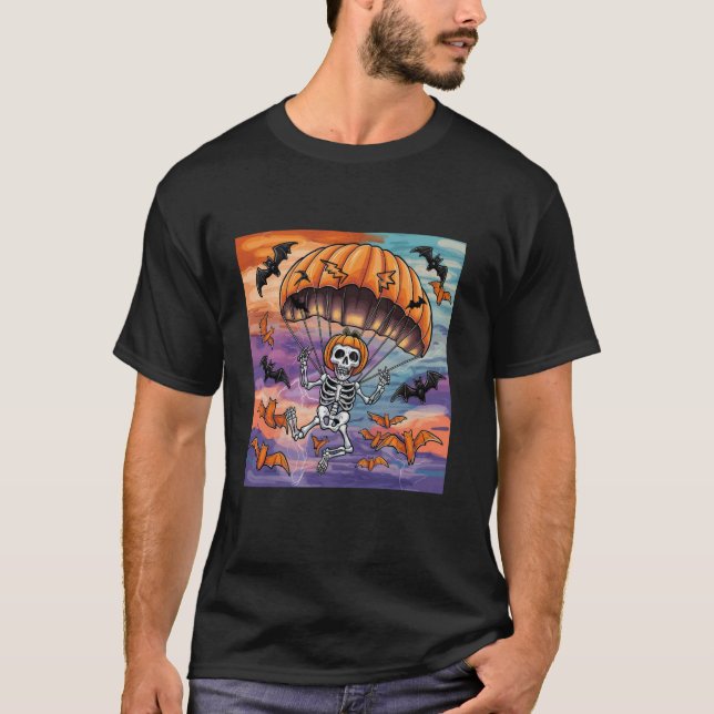 Camiseta Esqueleto de Halloween en paracaidismo (Anverso)