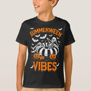 Camiseta Esqueleto flotando en piscina con calabaza vibras 