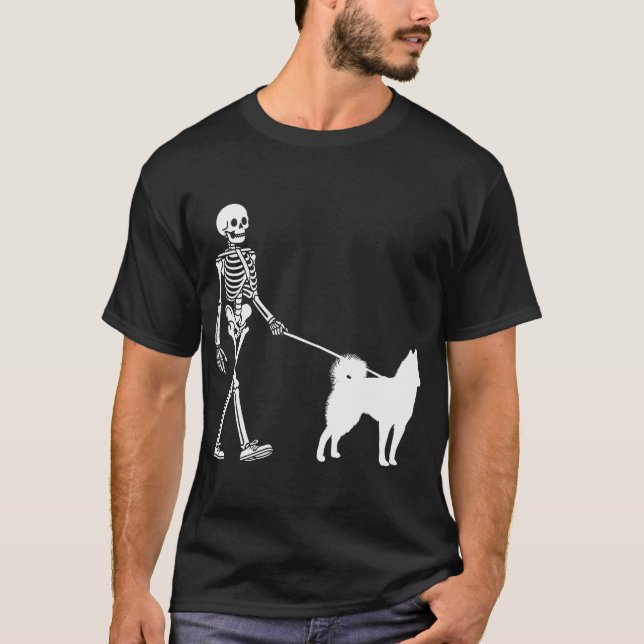Camiseta Esqueleto paseando a un perro Alaskan Klee Kai Hal (Anverso)