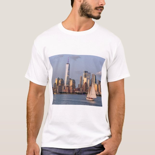 Camiseta Esquina nocturna bajo Manhattan.JPEG (Anverso)