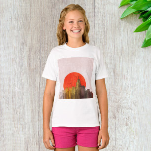 Camiseta Esquina urbana con paisaje de sol rojo