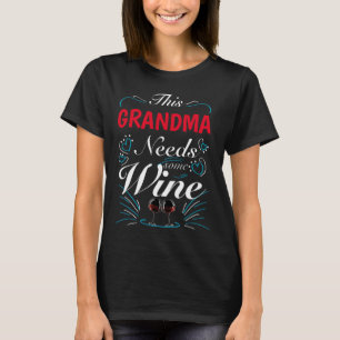 Camiseta Esta abuela necesita algo de vino