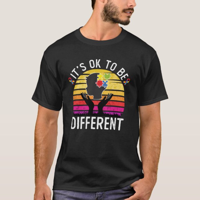 Camiseta Está Bien Ser Conciencia De Autismo Diferente. (Anverso)