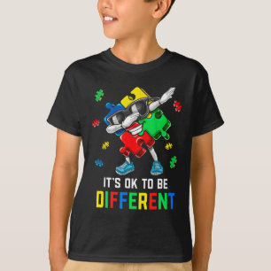 Camiseta Está bien ser el diferente rompecabezas del autism
