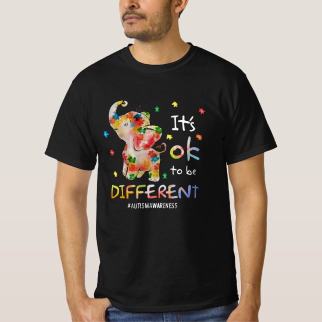 Camiseta Está bien ser un elefante de conciencia sobre el a (Anverso)