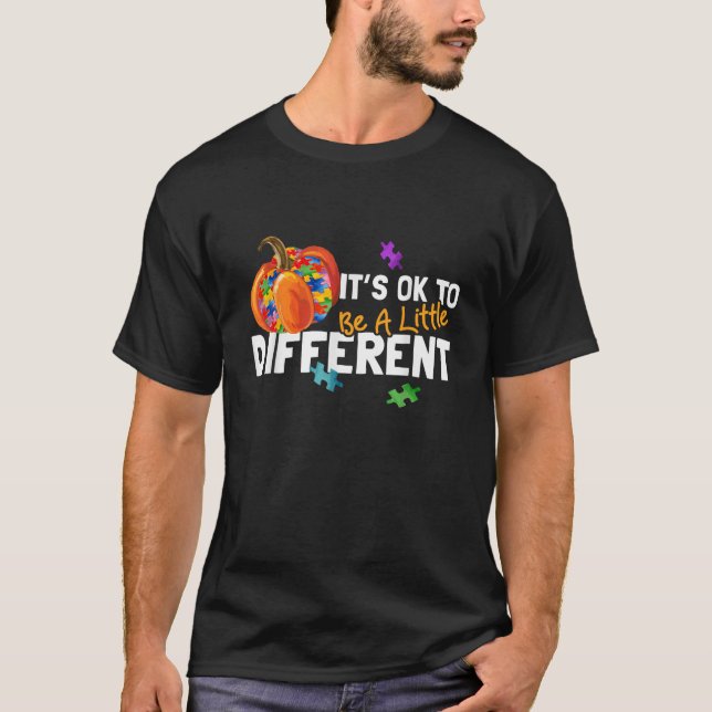 Camiseta Está Bien Ser Un Poco Diferente De Calabaza De Aut (Anverso)