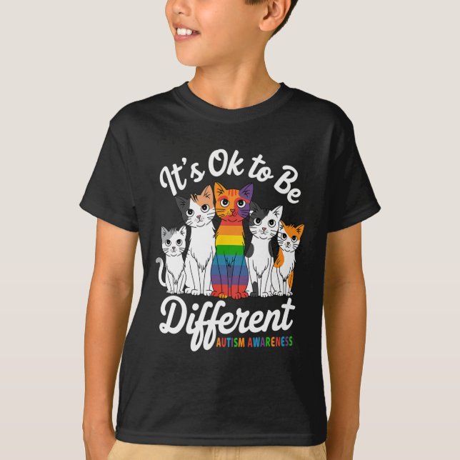 Camiseta Está Bien Ser Un Rompecabezas De Gato Diferente At (Anverso)