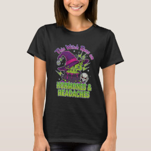 Camiseta Esta bruja funciona con hormonas y dolores de cabe