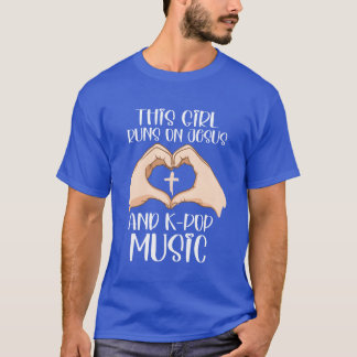 Camiseta Esta chica funciona con Jesús y el chico de la mús