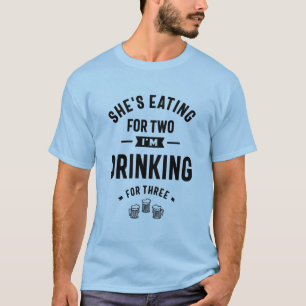 Camiseta Está comiendo por dos y bebo por tres