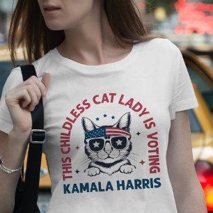 Camiseta Esta dama de un gato sin hijos está votando a Kama