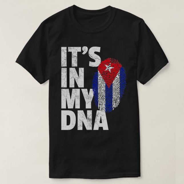 Camiseta Está en mi ADN Bandera cubana Orgullo de raíces na (Diseño del anverso)