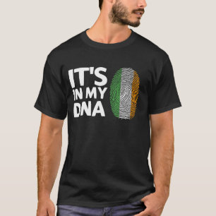 Camiseta Está en mi ADN Bandera irlandesa huella digital Ir