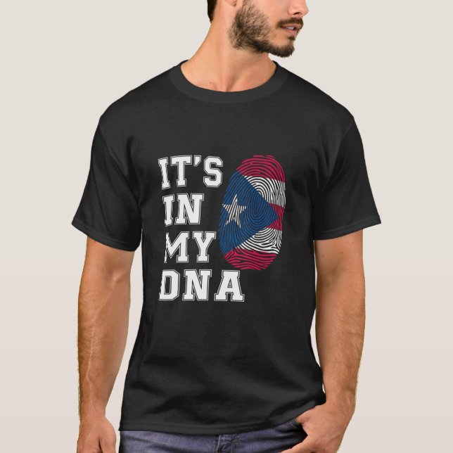 Camiseta Está en mi ADN Bandera puertorriqueña orgullosa de (Anverso)