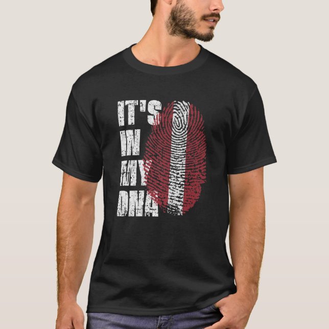 Camiseta Está en mi ADN Letonia bandera letona letona (Anverso)