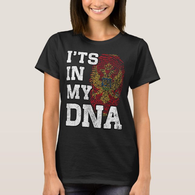 Camiseta Está en mi ADN Montenegrina Huella digital orgullo (Anverso)