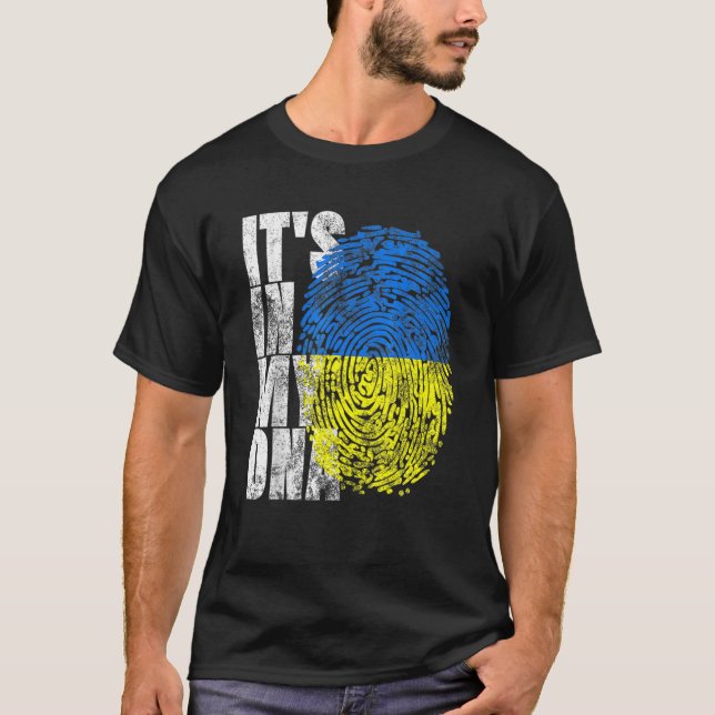 Camiseta Está en mi ADN Regalos ucranianos Vyshyvanka Kozak (Anverso)