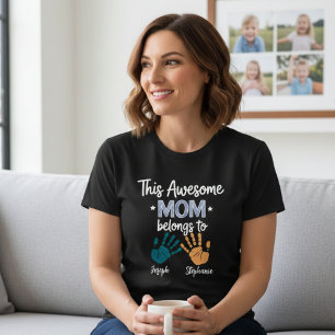 Camiseta Esta increíble mamá pertenece a nombres de familia